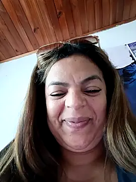 Mia-Glow online show from 02-18-26, 01:40