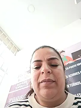 Mia-Glow online show from 01-15-26, 12:41