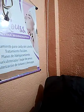 Mia-Glow online show from 10-28-25, 12:26