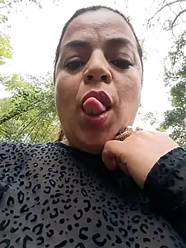 Mia-Glow online show from 02-25-26, 01:11