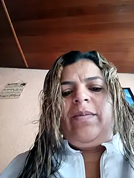 Mia-Glow online show from 02-05-26, 12:12