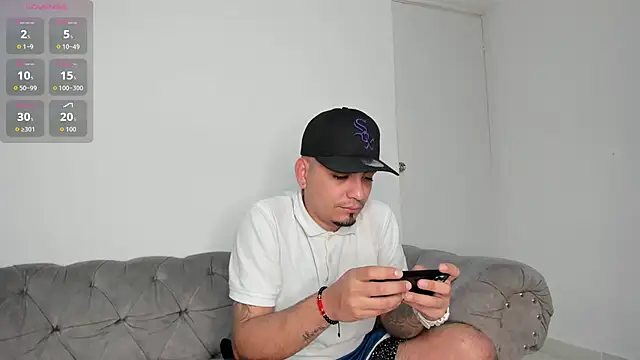 Snapshot of OwenStonne_ chatting on 09-23-25, 03:57 OwenStonne online show from 09-23-25, 03:57