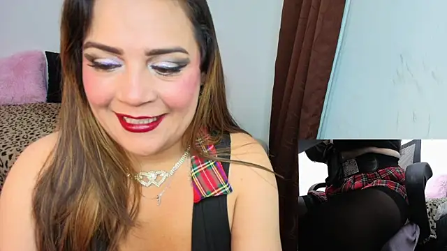 Snapshot of Paulina-Becerraa chatting on 07-17-26, 04:53 Paulina-Becerraa online show from 07-17-26, 04:53
