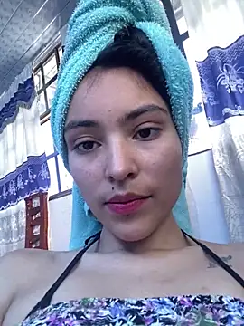 Snapshot of hotwife26 chatting on 09-21-25, 04:01 hotwife26 online show from 09-21-25, 04:01