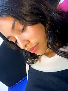 Snapshot of hotwife26 chatting on 09-28-25, 01:12 hotwife26 online show from 09-28-25, 01:12