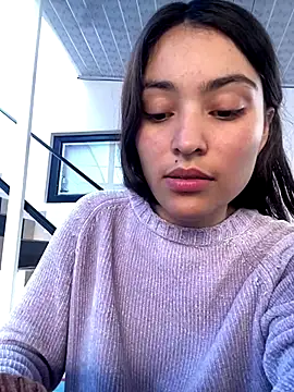 Snapshot of hotwife26 chatting on 09-29-25, 04:23 hotwife26 online show from 09-29-25, 04:23