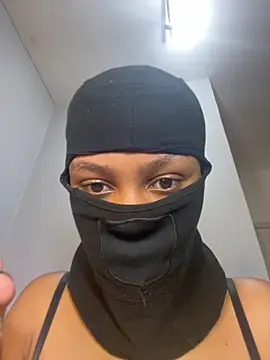 Snapshot of Sexy_blackwoman chatting on 02-22-26, 10:39 Sexy blackwoman online show from 02-22-26, 10:39