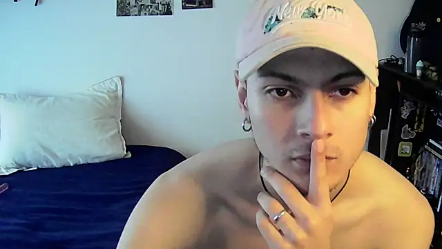 Snapshot of Dioniso_guy8 chatting on 09-30-25, 02:34 Dioniso guy8 online show from 09-30-25, 02:34