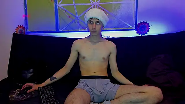 Snapshot of Dioniso_guy8 chatting on 12-22-25, 11:27 Dioniso guy8 online show from 12-22-25, 11:27