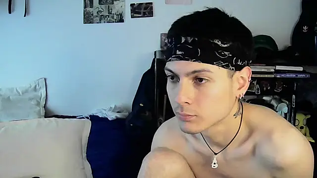 Snapshot of Dioniso_guy8 chatting on 10-02-25, 04:54 Dioniso guy8 online show from 10-02-25, 04:54