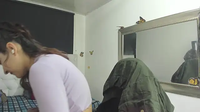 Snapshot of evelynesex chatting on 10-10-25, 02:23 evelynesex online show from 10-10-25, 02:23