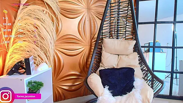 Snapshot of Jazmintorress chatting on 09-19-25, 01:04 Jazmintorress online show from 09-19-25, 01:04