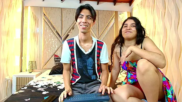 Snapshot of Couplex_xxx chatting on 09-12-25, 01:17 Couplex xxx online show from 09-12-25, 01:17