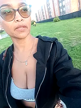 BiiancaEstradaa online show from 04-09-26, 10:49