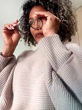 BiiancaEstradaa online show from 02-08-26, 09:45