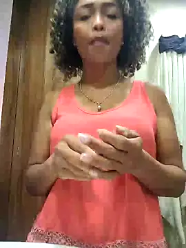 Snapshot of BiiancaEstradaa chatting on 10-18-25, 09:39 BiiancaEstradaa online show from 10-18-25, 09:39