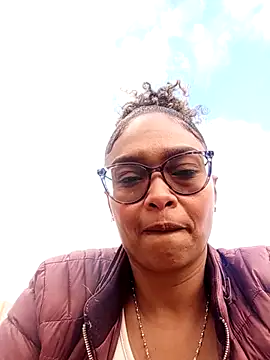 Snapshot of BiiancaEstradaa chatting on 10-14-25, 09:47 BiiancaEstradaa online show from 10-14-25, 09:47
