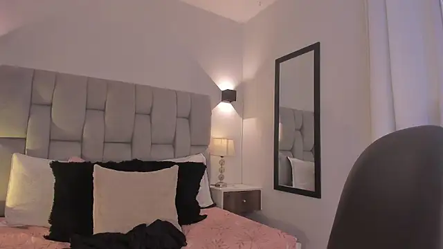 Seraphyne666 online show from 04-15-26, 06:01