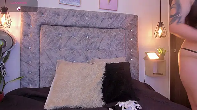 Seraphyne666 online show from 10-29-25, 06:51