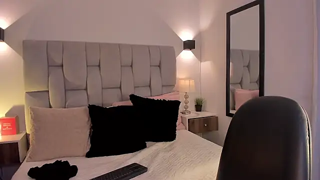 Seraphyne666 online show from 03-09-26, 04:54