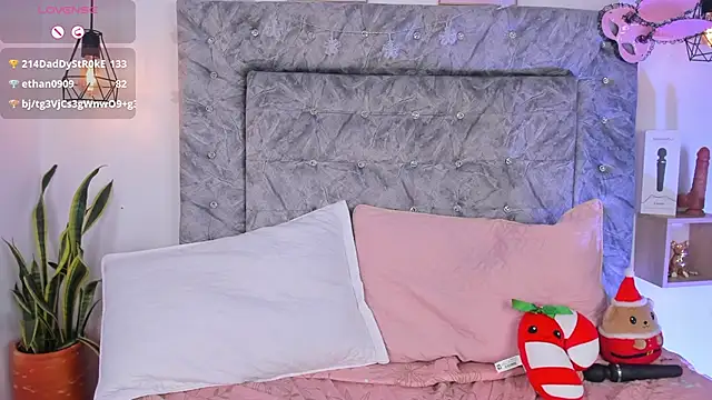 Seraphyne666 online show from 12-13-25, 08:04