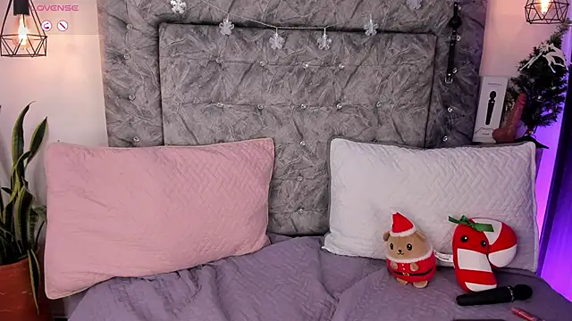 Seraphyne666 online show from 12-05-25, 07:34