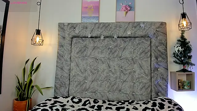 Seraphyne666 online show from 11-27-25, 07:25