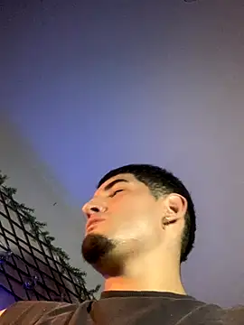 Snapshot of Ian_kai chatting on 10-11-25, 02:12 Ian kai online show from 10-11-25, 02:12