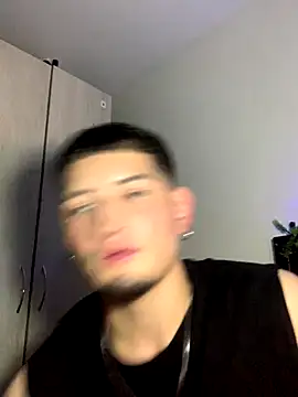 Snapshot of Ian_kai chatting on 09-30-25, 03:01 Ian kai online show from 09-30-25, 03:01