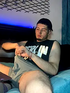 Snapshot of Ian_kai chatting on 10-21-25, 02:11 Ian kai online show from 10-21-25, 02:11