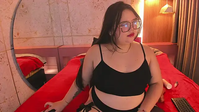 Lushi Love online show from 02-07-26, 01:02