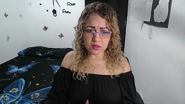 Skarleth Diaz online show from 05-07-26, 04:28