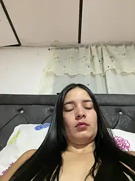 Mia jhoonson online show from 12-17-25, 10:20