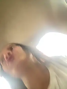 Mia jhoonson online show from 12-18-25, 04:33