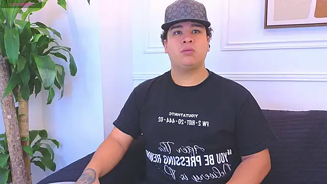 Snapshot of Naim_Bennetsex chatting on 02-17-26, 06:38 Naim Bennetsex online show from 02-17-26, 06:38