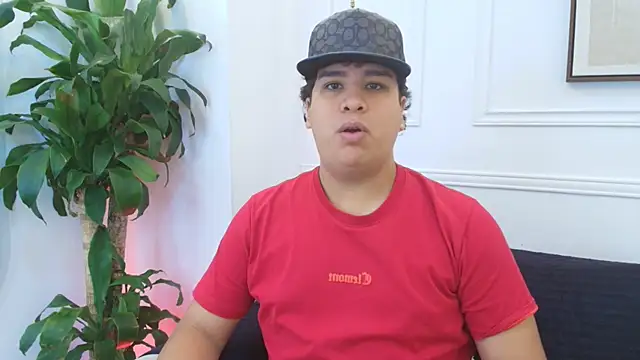 Snapshot of Naim_Bennetsex chatting on 01-18-26, 06:33 Naim Bennetsex online show from 01-18-26, 06:33