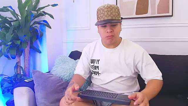 Naim Bennetsex online show from 10-13-25, 06:20