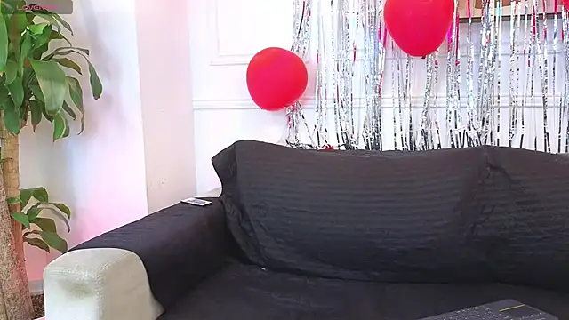 Snapshot of Naim_Bennetsex chatting on 02-15-26, 06:07 Naim Bennetsex online show from 02-15-26, 06:07