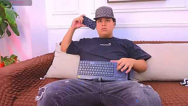 Snapshot of Naim_Bennetsex chatting on 05-27-26, 06:59 Naim Bennetsex online show from 05-27-26, 06:59
