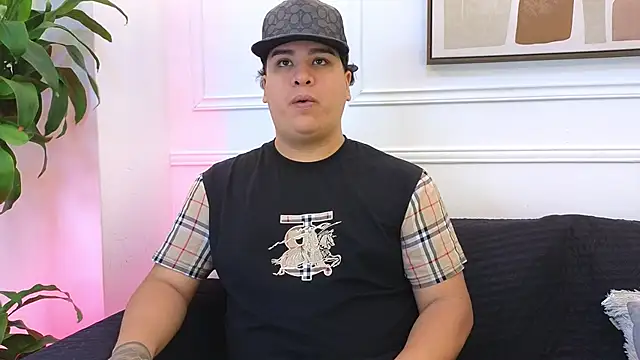 Snapshot of Naim_Bennetsex chatting on 02-20-26, 03:25 Naim Bennetsex online show from 02-20-26, 03:25