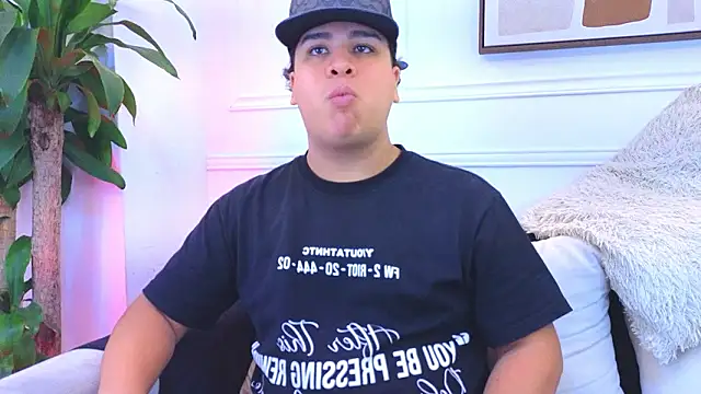 Snapshot of Naim_Bennetsex chatting on 02-24-26, 02:23 Naim Bennetsex online show from 02-24-26, 02:23