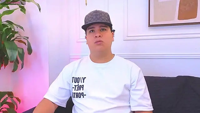 Snapshot of Naim_Bennetsex chatting on 02-18-26, 06:48 Naim Bennetsex online show from 02-18-26, 06:48