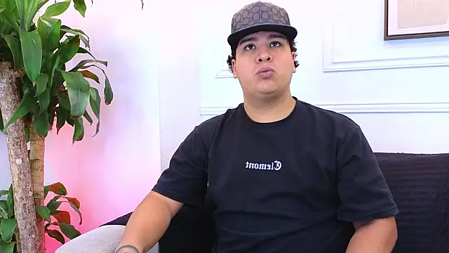 Snapshot of Naim_Bennetsex chatting on 02-04-26, 06:36 Naim Bennetsex online show from 02-04-26, 06:36