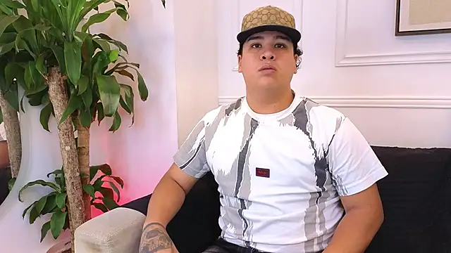 Snapshot of Naim_Bennetsex chatting on 02-10-26, 05:56 Naim Bennetsex online show from 02-10-26, 05:56