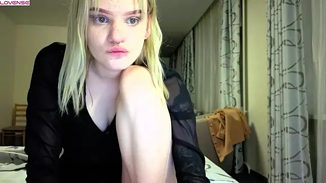Elieiza xo online show from 05-26-26, 05:11