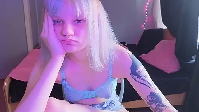 Elieiza xo online show from 04-05-26, 09:16