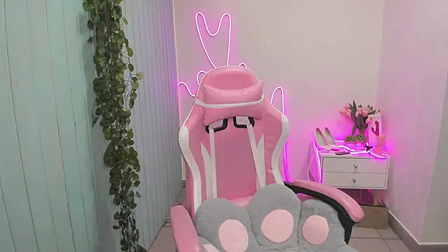 Elieiza xo online show from 11-12-25, 02:48