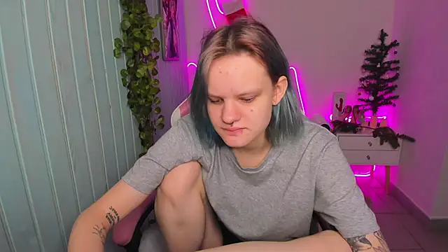 Elieiza xo online show from 12-15-25, 09:15