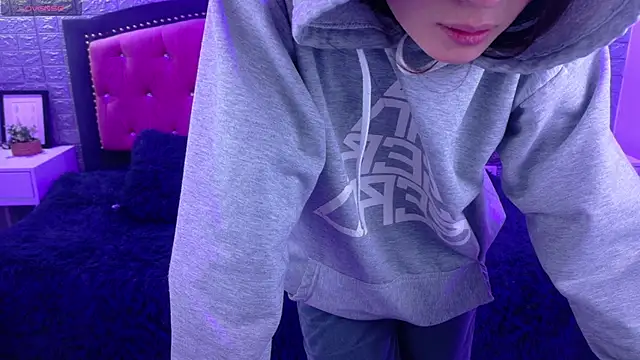 Natalie loffreda online show from 11-21-25, 03:16