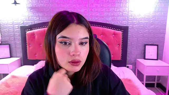 Snapshot of Natalie_loffreda chatting on 09-22-25, 02:50 Natalie loffreda online show from 09-22-25, 02:50